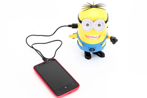 Loa Nghe Nhạc Kiểu Dáng Minion Với FM Mobile Card USB Tiện Dụng